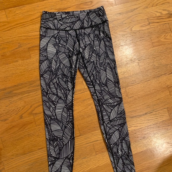 lululemon athletica Pants - Lululemon printed leggings